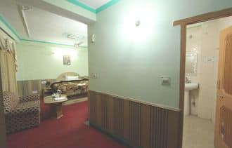 Gautam Hotel and Cottage